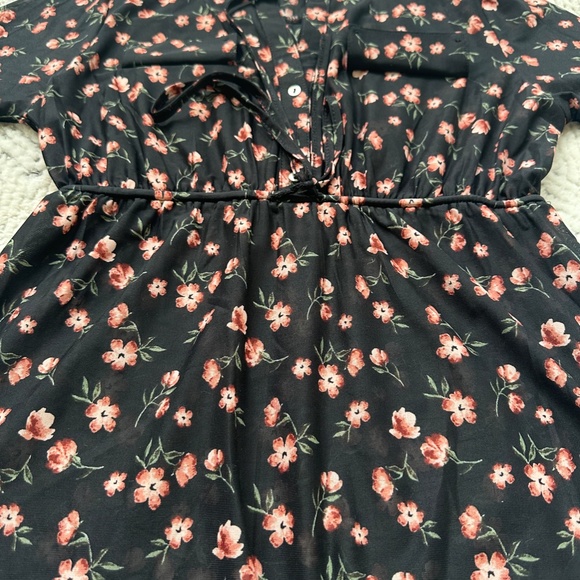 floral blouse - Picture 2 of 2